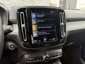 Volvo XC40 (2022) thumbnail 9