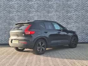 Volvo XC40 thumbnail 3