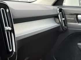 Volvo XC40 thumbnail 17