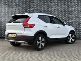 Volvo XC40 thumbnail 3