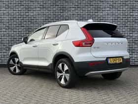 Volvo XC40 thumbnail 5