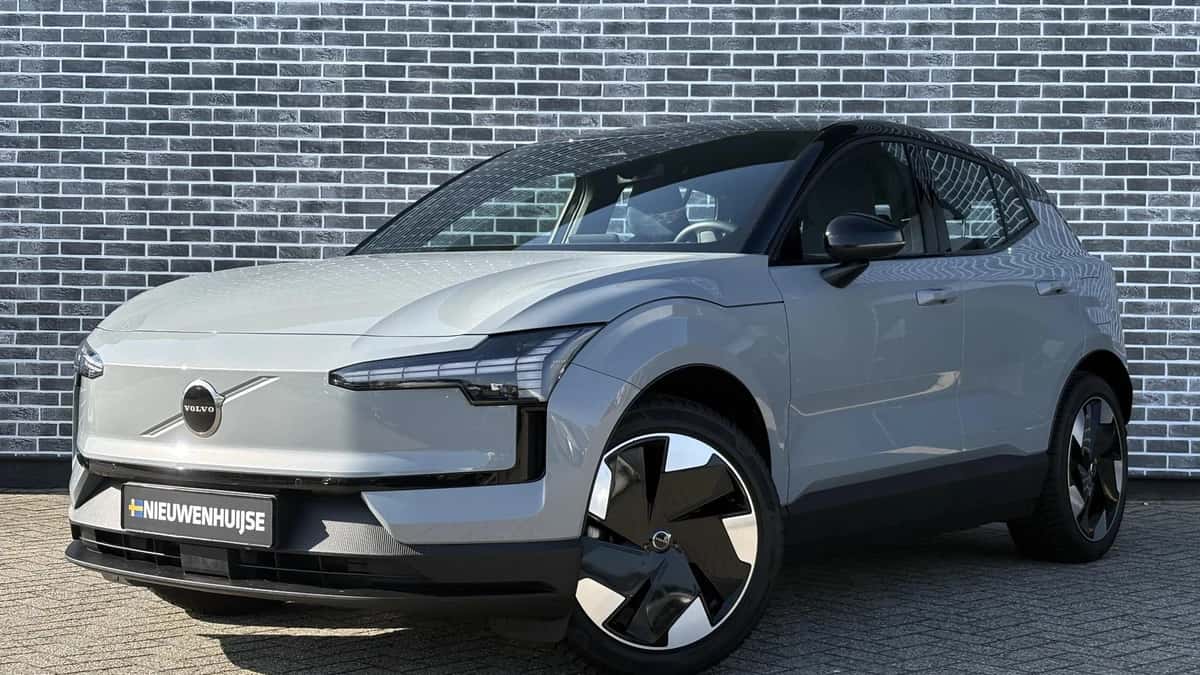 Volvo EX30 — foto 1