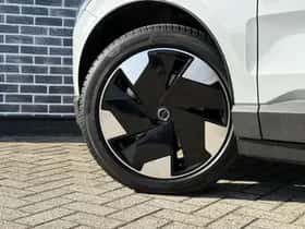 Volvo EX30 thumbnail 8