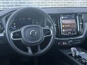 Volvo XC60 thumbnail 2