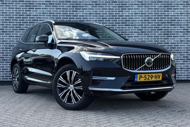 Volvo XC60 (2022) thumbnail 3