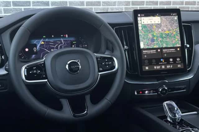 Volvo XC60 (2025) thumbnail 2