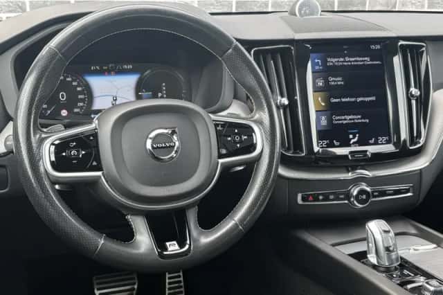 Volvo XC60 (2019) thumbnail 2
