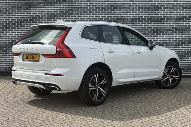 Volvo XC60 (2019) thumbnail 3