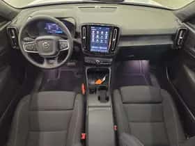 Volvo EX40 thumbnail 3