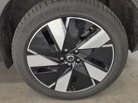 Volvo EX40 thumbnail 5