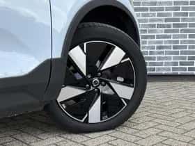 Volvo EX40 (2025) thumbnail 8