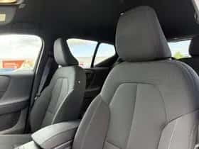 Volvo EX40 (2025) thumbnail 10