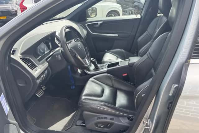Volvo XC60 (2016) thumbnail 6