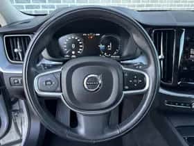 Volvo XC60 thumbnail 2