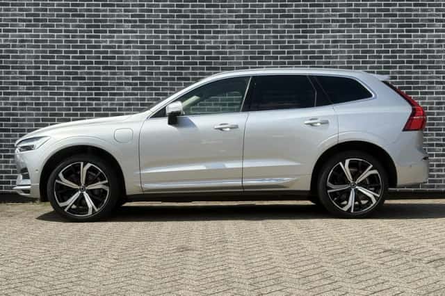 Volvo XC60 (2021) thumbnail 3