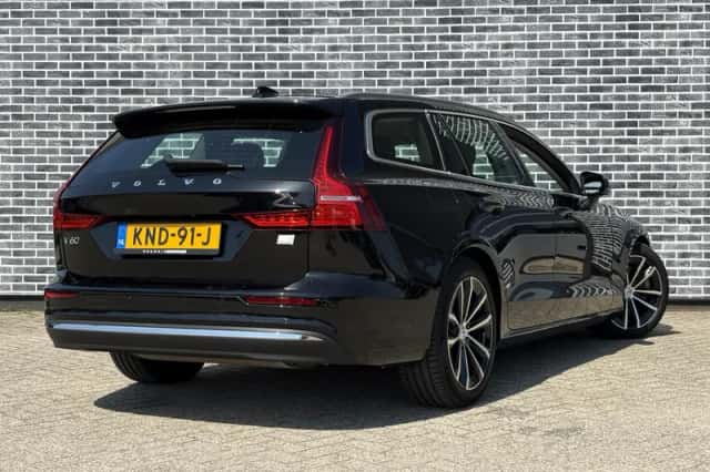 Volvo V60 (2023) thumbnail 6