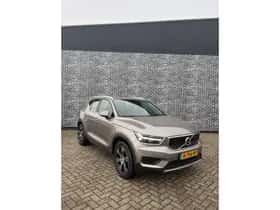 Volvo XC40 thumbnail 3