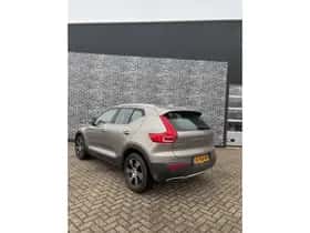 Volvo XC40 thumbnail 4