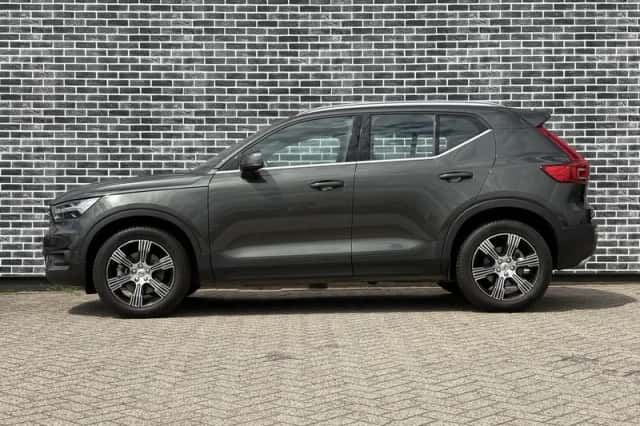 Volvo XC40 (2018) thumbnail 3
