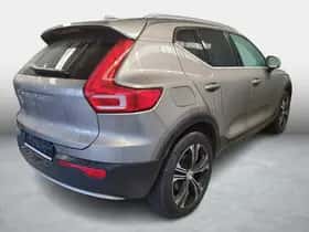 Volvo XC40 thumbnail 2