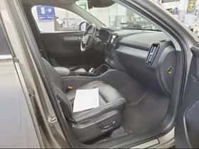 Volvo XC40 thumbnail 4