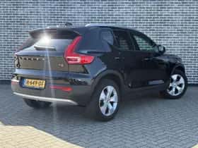 Volvo XC40 thumbnail 3