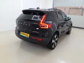 Volvo XC40 thumbnail 2