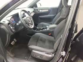 Volvo XC40 thumbnail 3