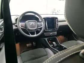 Volvo XC40 thumbnail 4