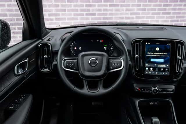 Volvo EX40 (2026) thumbnail 2