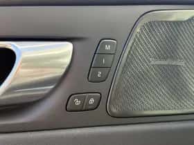 Volvo XC60 thumbnail 20