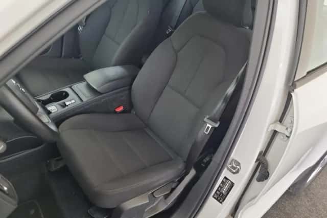Volvo XC40 (2020) thumbnail 5
