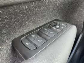 Volvo XC40 thumbnail 17