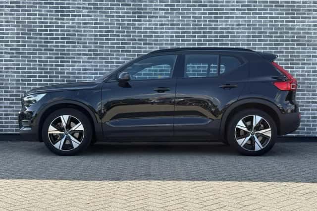 Volvo XC40 (2021) thumbnail 2