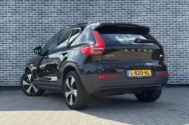 Volvo XC40 (2021) thumbnail 4