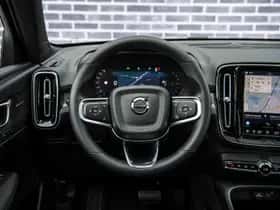 Volvo EX40 thumbnail 2