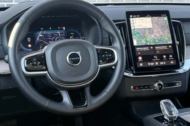 Volvo XC90 (2025) thumbnail 2