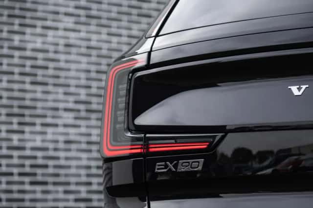 Volvo EX90 (2026) thumbnail 5