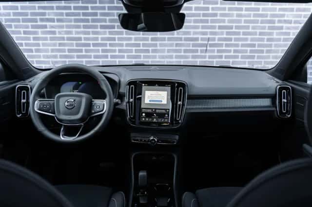 Volvo EX40 (2026) thumbnail 2