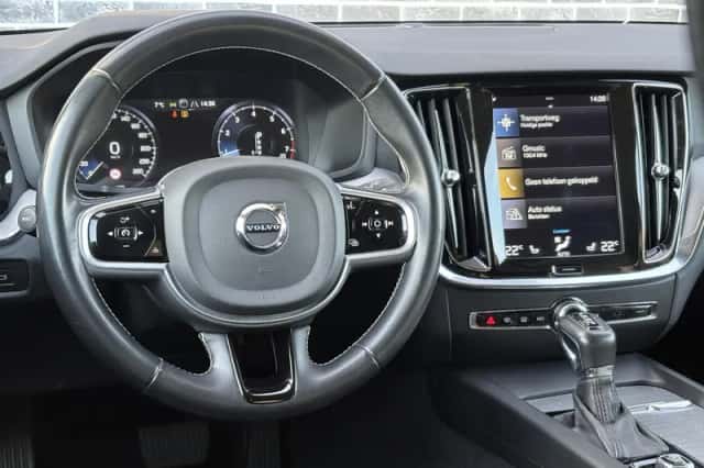 Volvo V60 (2020) thumbnail 2