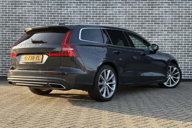 Volvo V60 (2020) thumbnail 3