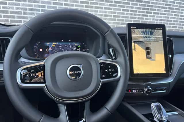 Volvo XC60 (2026) thumbnail 2