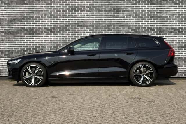 Volvo V60 (2022) thumbnail 3