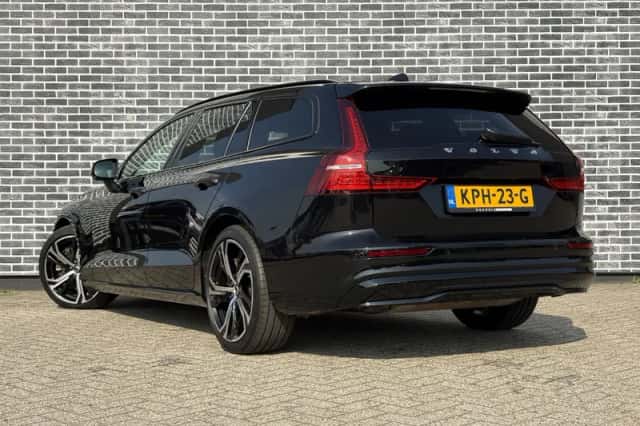 Volvo V60 (2022) thumbnail 5