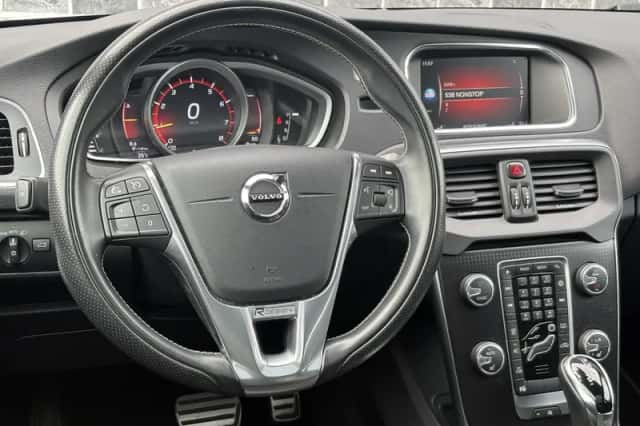 Volvo V40 (2019) thumbnail 2