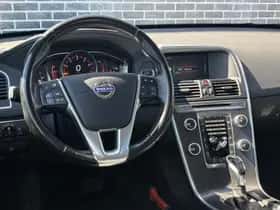 Volvo XC60 thumbnail 2