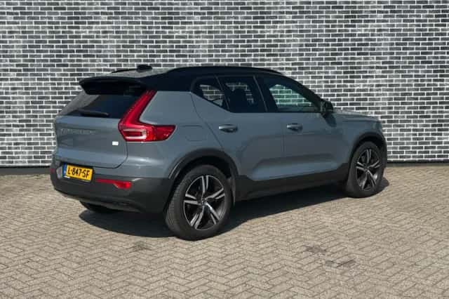 Volvo XC40 (2021) thumbnail 2