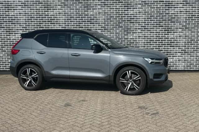 Volvo XC40 (2021) thumbnail 3