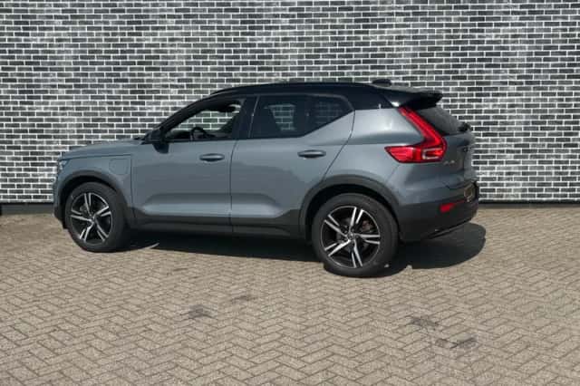 Volvo XC40 (2021) thumbnail 4