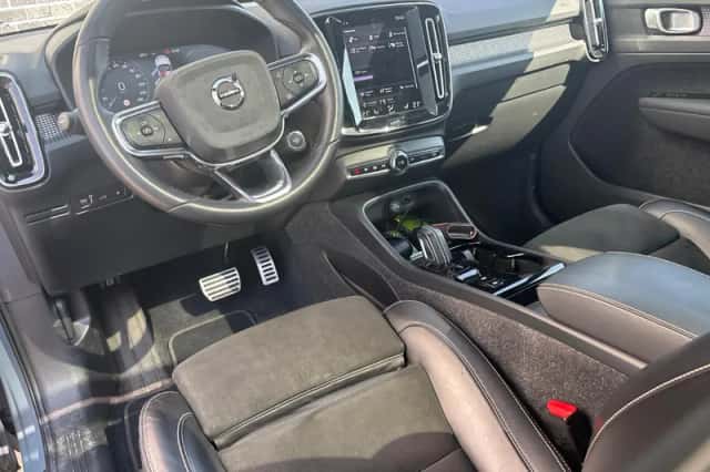 Volvo XC40 (2021) thumbnail 5